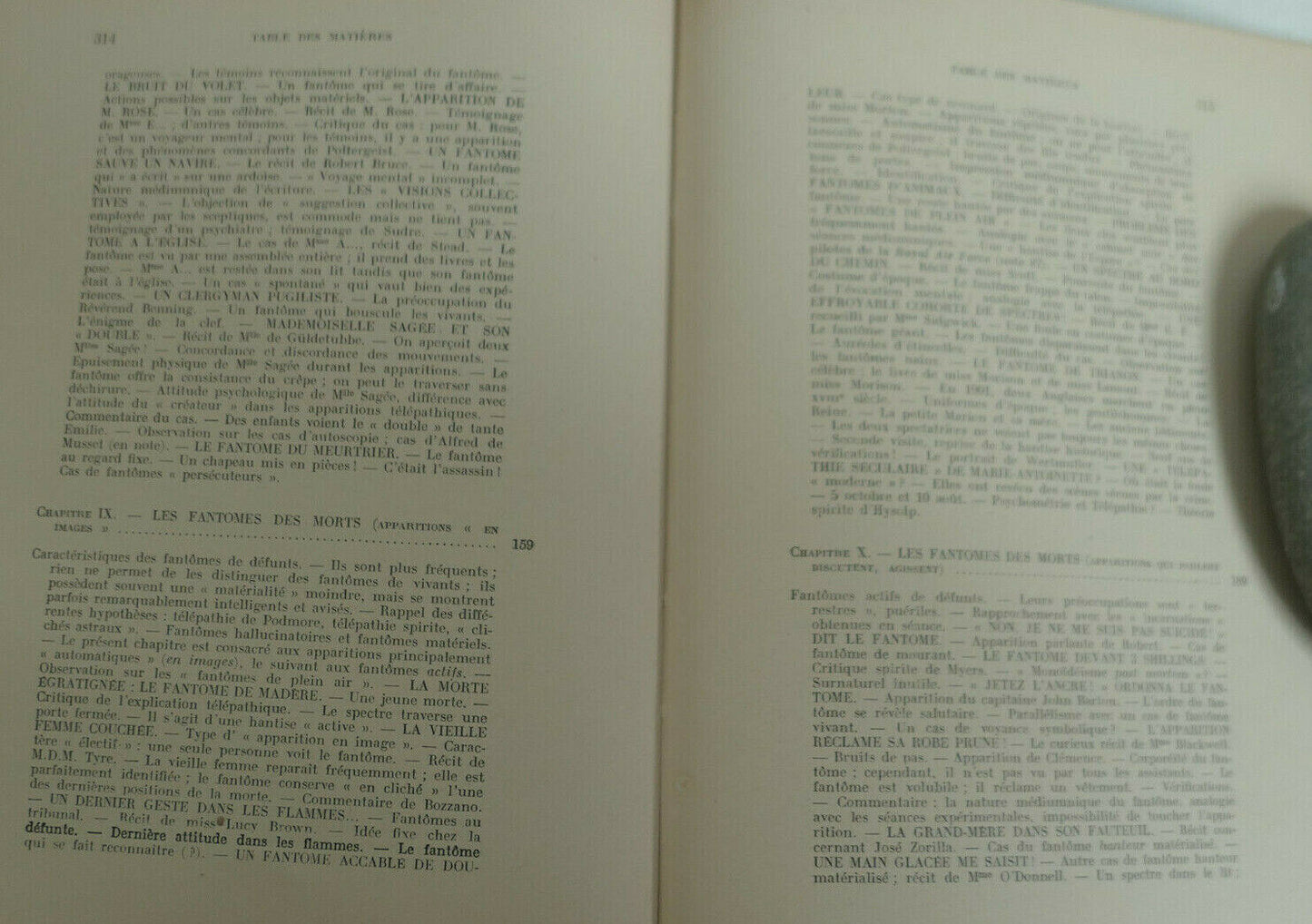 LES FANTOMES DEVANT LA SCIENCE / PIERRE DEVAUX / EDITIONS MAGNARD 1954