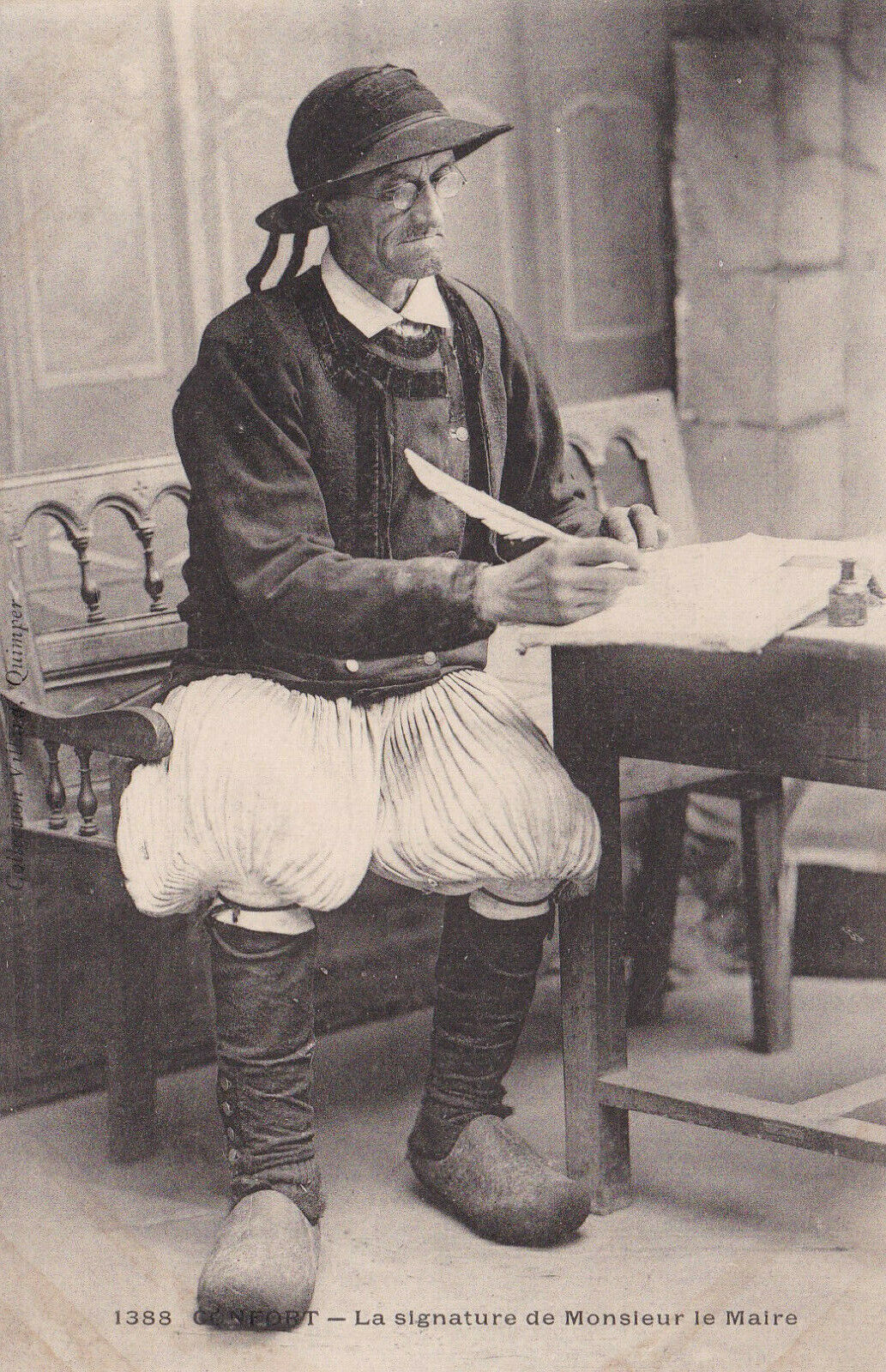 OLD POSTCARD CPA 29 BRETAGNE CONFORT THE SIGNATURE OF THE MAYOR 