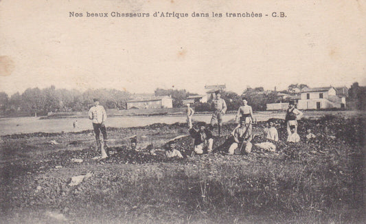 OLD POSTCARD CPA OUR BEAUTIFUL AFRICAN HUNTERS IN THE TRENCHES 