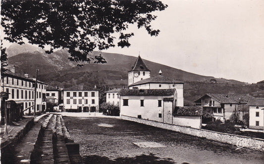 POSTCARD CPSM 64 SARE THE PLACE DU JEU DE PAUME (1953)