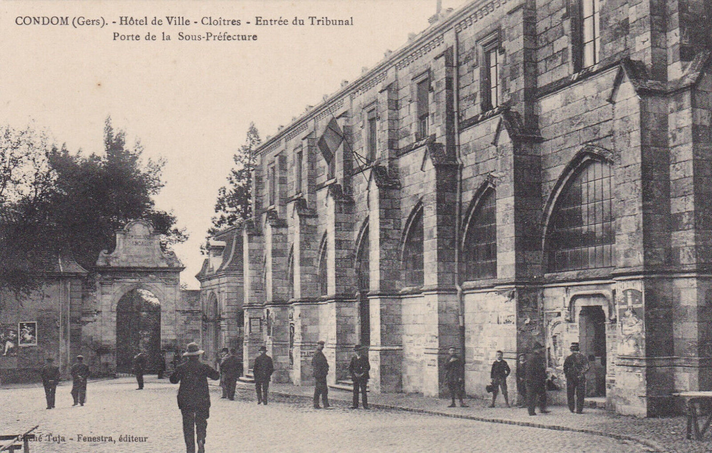 CARTE POSTALE ANCIENNE CPA 32 CONDOM (GERS) HOTEL DE VILLE CLOITRES