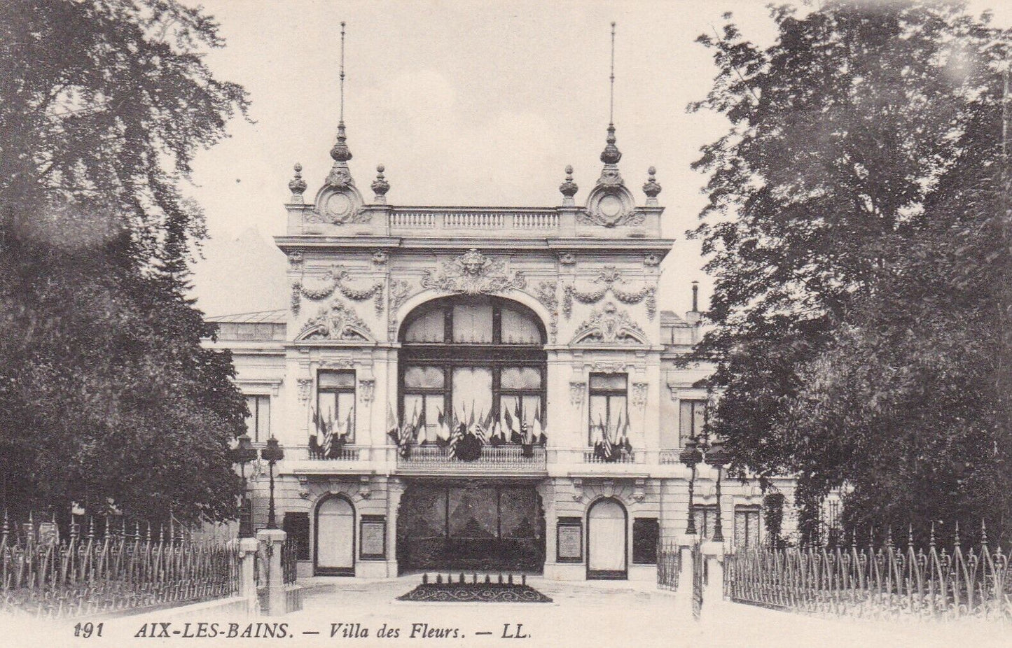 CARTE POSTALE ANCIENNE CPA AIX-LES-BAINS VILLA DES FLEURS