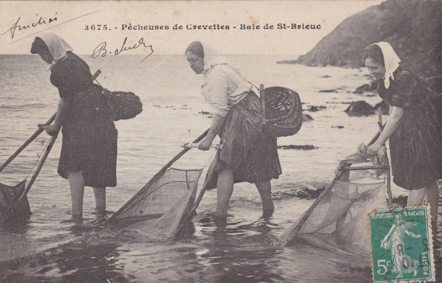 OLD POSTCARD CPA SHRIMP FISHERMEN BAY OF ST-BRIEUC 