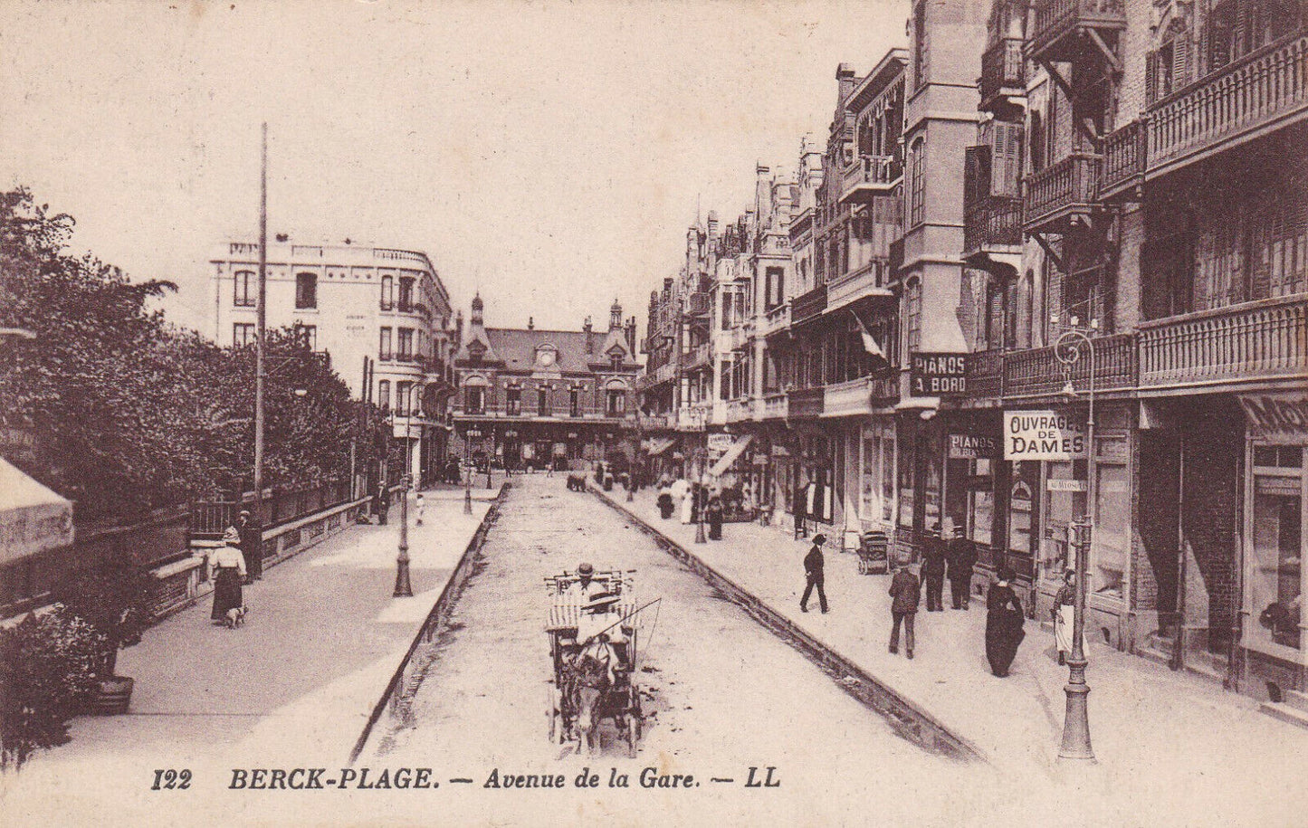 OLD POSTCARD CPA BERCK-PLAGE AVENUE DE LA GARE (1927) 
