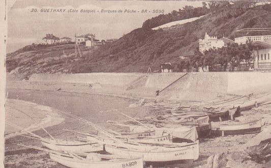 OLD POSTCARD CPA GUETHARY (BASQUE COAST) FISHING BOATS 