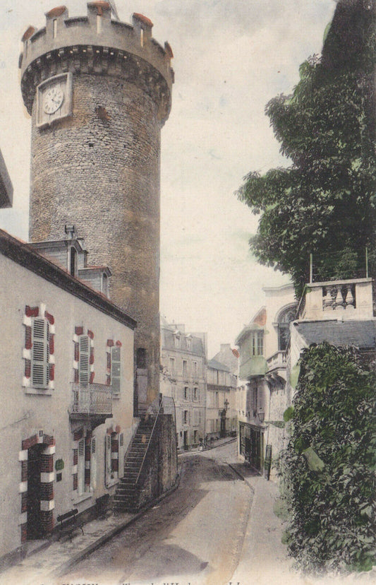 OLD POSTCARD CPA VICHY CLOCK TOWER 