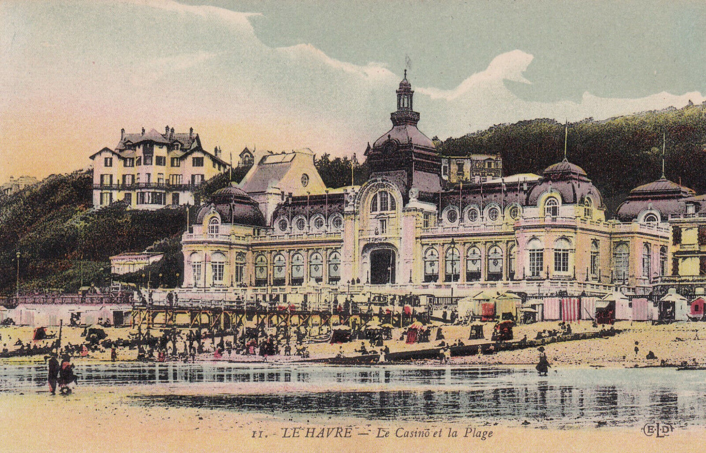 OLD POSTCARD CPA LE HAVRE THE CASINO AND THE BEACH 