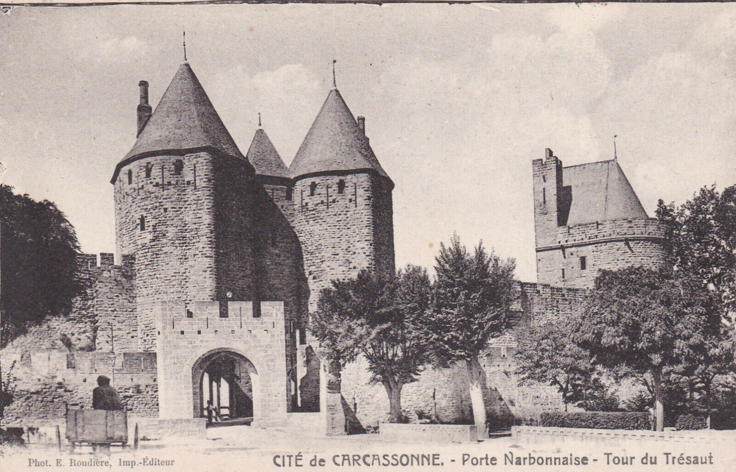 CARTE POSTALE ANCIENNE CPA CITE DE CARCASSONNE PORTE NARBONNAISE TOUR DU TRESAUT