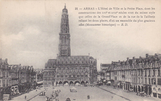 CARTE POSTALE ANCIENNE CPA ARRAS L'HOTEL DE VILLE ET LA PETITE PLACE