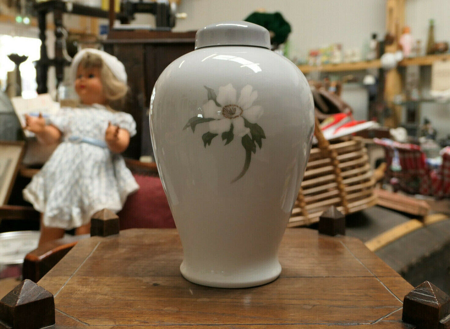 ANTIQUE ROYAL COPENHAGEN PORCELAIN URN FLOWERS 1889-1922 ART NOUVEAU