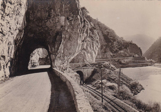 CPSM BLACK &amp; WHITE POSTCARD / THE MESCLA GORGES ON THE ROAD TO THE ALPES 