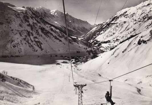 CARTE POSTALE CPSM NOIR & BLANC / AU PAYS DU MONT-BLANC LE TOUR VU SOUS LA NEIGE