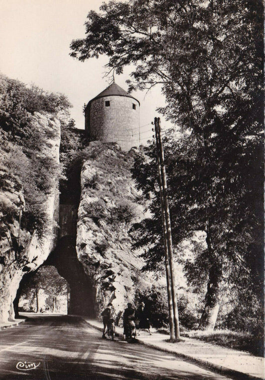 CPSM BLACK &amp; WHITE POSTCARD / BESANCON CUT DOOR (1957)