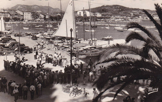 CARTE POSTALE CPSM NOIR & BLANC / SANARY-SUR-MER VAR LE PORT LE JEU DE BOULES