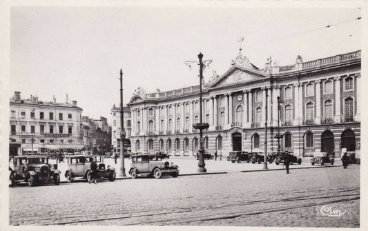 CARTE POSTALE ANCIENNE NOIR ET BLANC / TOULOUSE FACADE DU CAPITOLE
