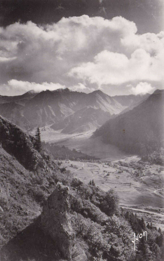 CARTE POSTALE CPSM NOIR ET BLANC / LE MONT-DORE CHAINE DES MONTS DORE (1960)