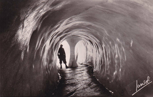 CARTE POSTALE CPSM NOIR ET BLANC / CHAMONIX LE MONTENVERS GROTTE MER DE GLACE