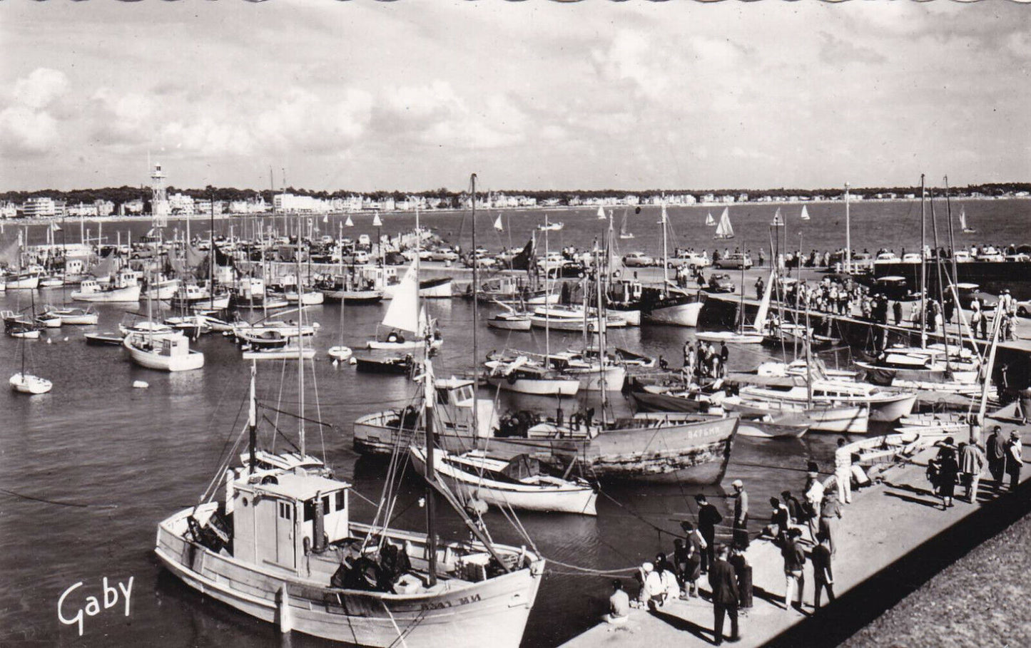 CPSM BLACK AND WHITE POSTCARD / ROYAN LE PORT 
