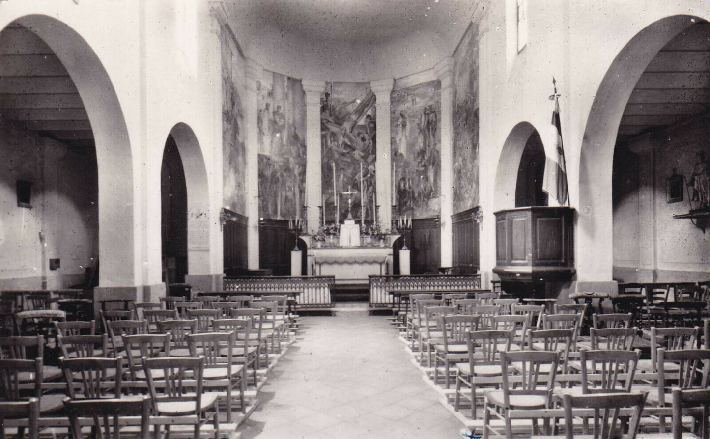 CARTE POSTALE CPSM NOIR ET BLANC / LE BRUSC INTERIEUR DE L'EGLISE FRESQUES