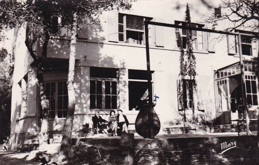 CARTE POSTALE CPSM NOIR ET BLANC / LE BRUSC LA BUSE DES PINS MAISON DE REPOS