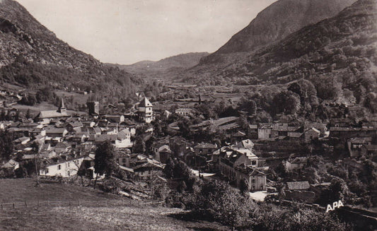 CARTE POSTALE CPSM NOIR ET BLANC / MAULEON-BAROUSSE VUE GENERALE (1956)