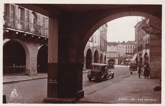 OLD BLACK AND WHITE POSTCARD / AGEN LES ARCEAUX 