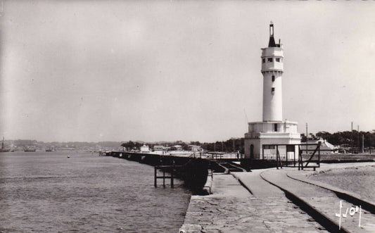 CARTE POSTALE CPSM NOIR ET BLANC / BAYONNE LE SEMAPHORE A LA BARRE DE L'ADOUR
