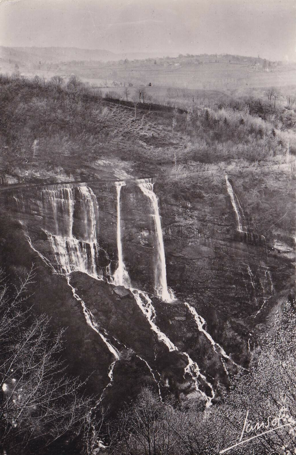 CPSM POSTCARD / THE CHAILLES GORGES IN ST-BERON THE GRANDES CASCADES 