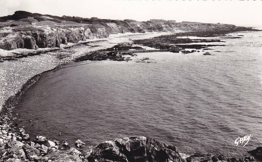 CPSM BLACK &amp; WHITE POSTCARD / LES SABLES D'OLONNE CAYOLA BAY (1961) 