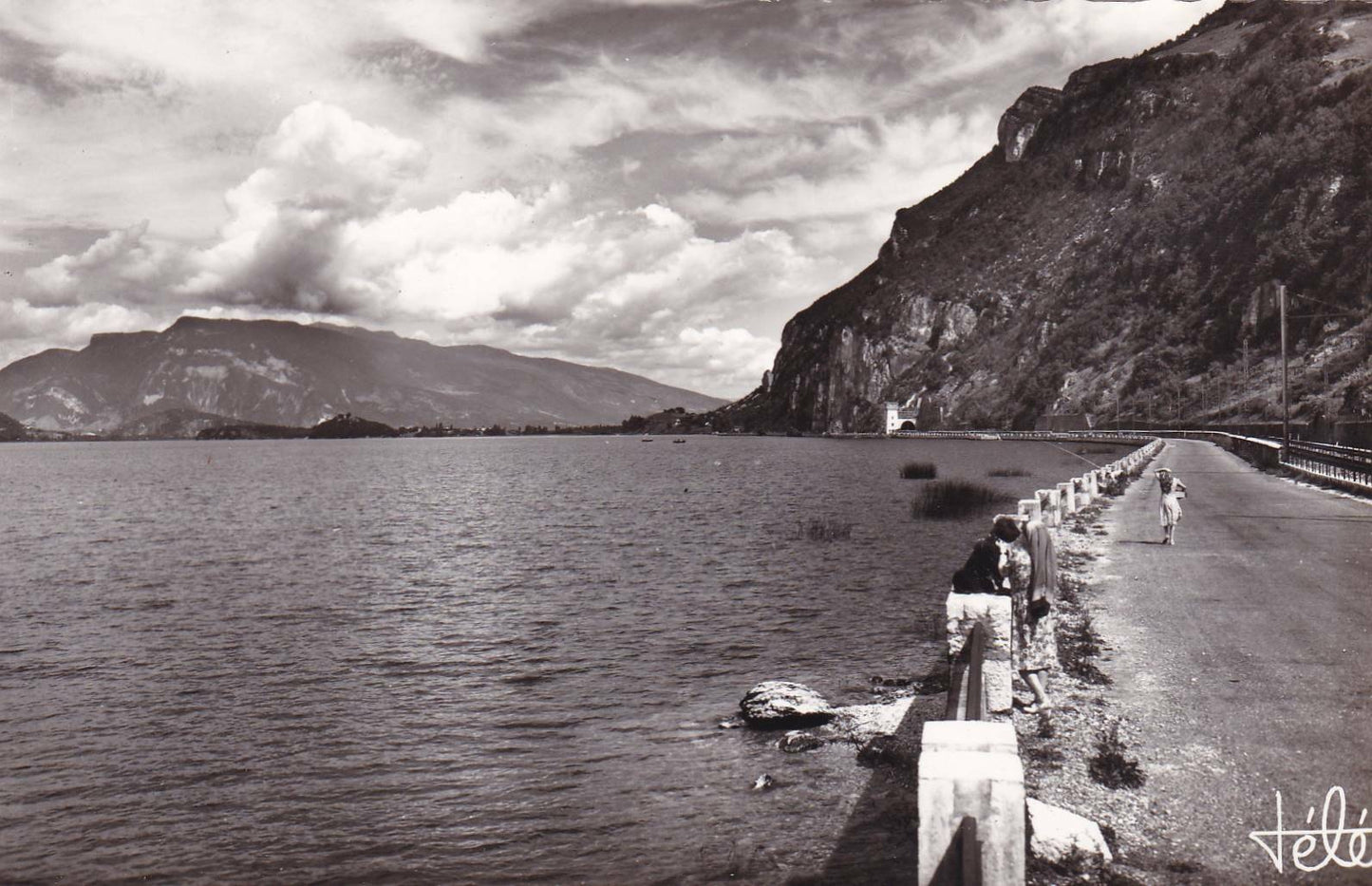 CPSM BLACK &amp; WHITE POSTCARD / LAKE DU BOURGET ROAD TO AIX-LES-BAINS 
