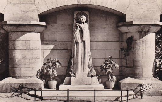 CPSM BLACK &amp; WHITE POSTCARD / ROUEN STATUE OF JOAN OF ARC 