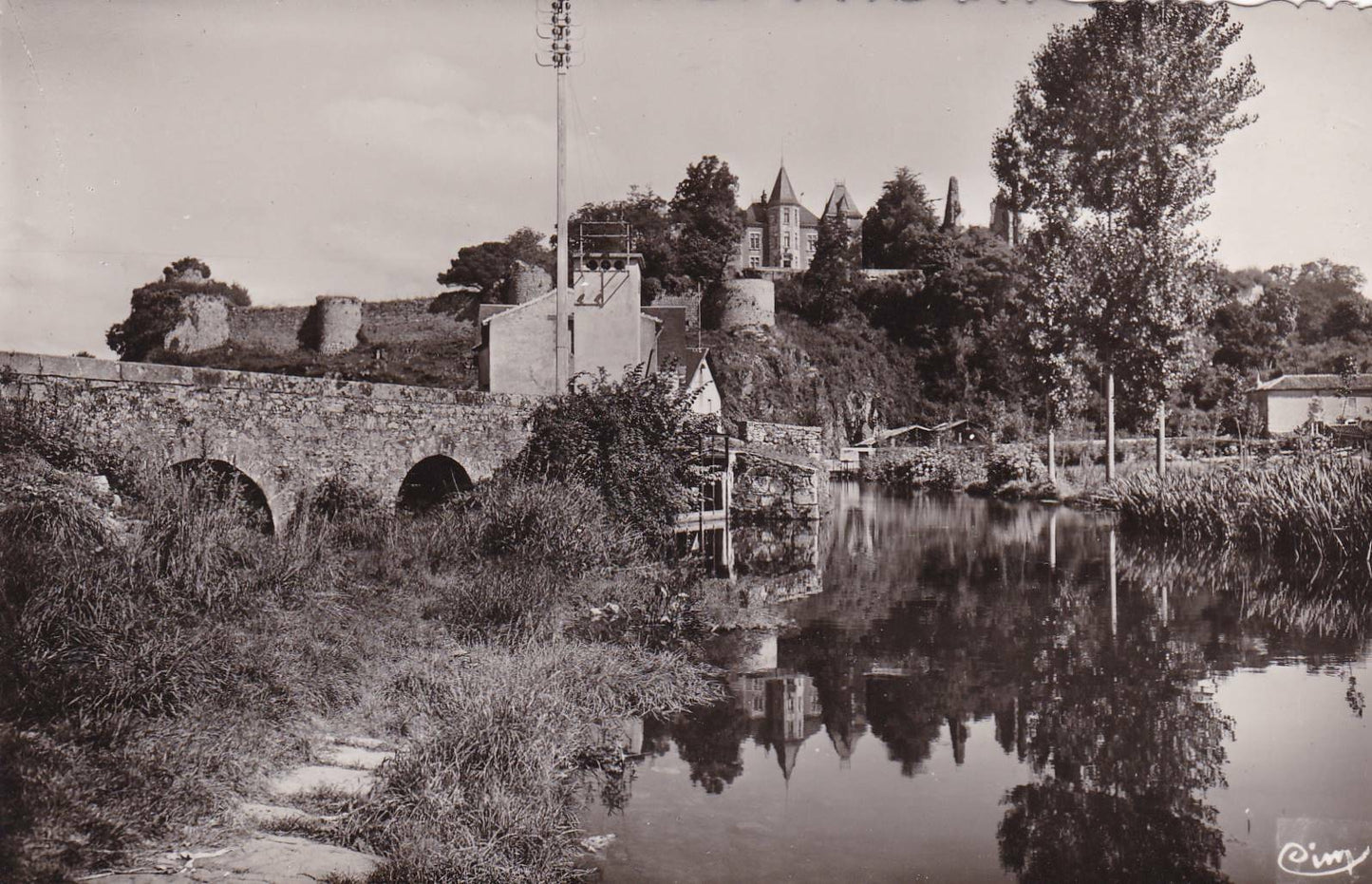 CPSM BLACK &amp; WHITE POSTCARD / BRESSUIRE THE OLD BRIDGE OVER THE DOLO 