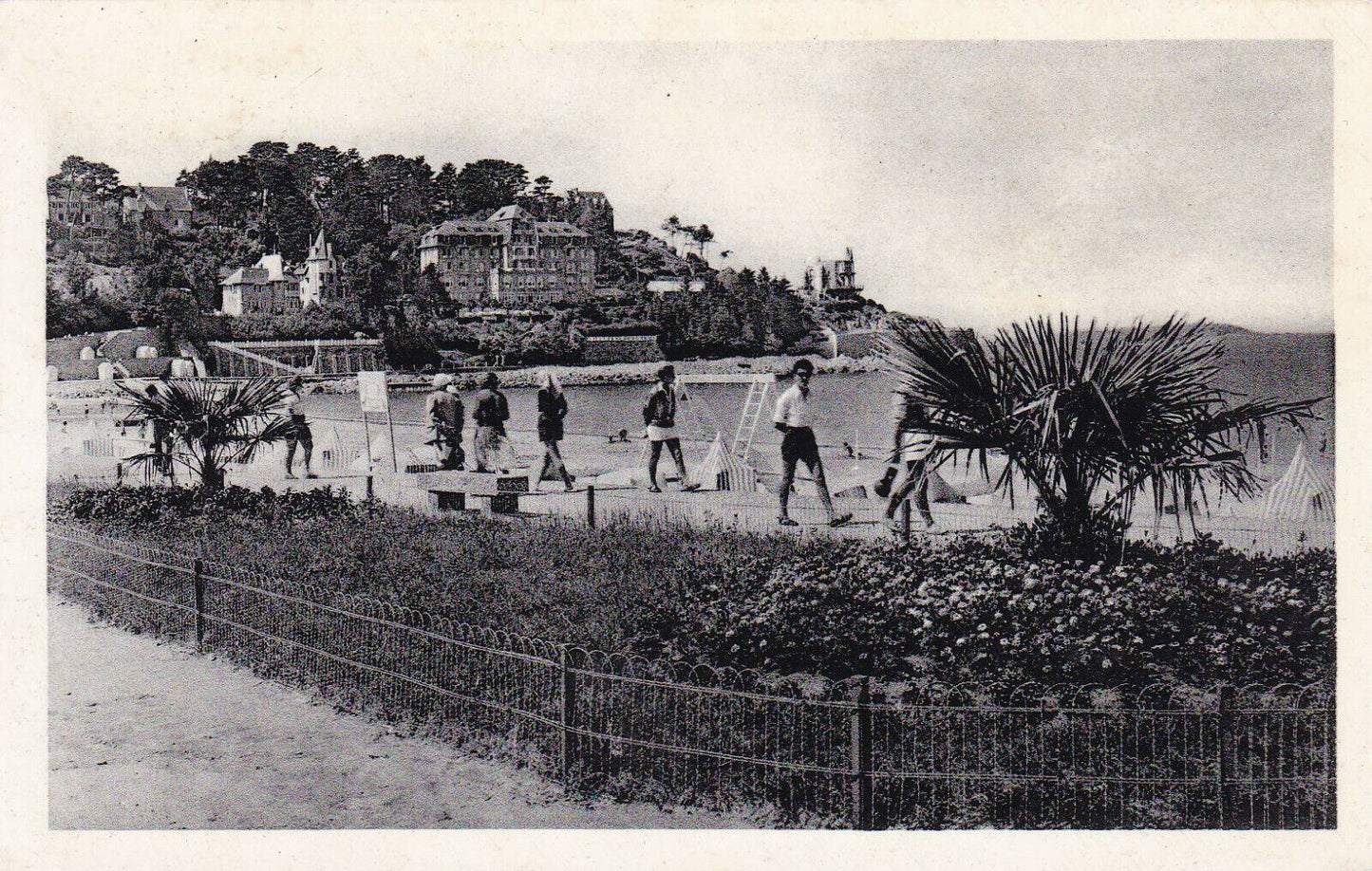 CARTE POSTALE NOIR & BLANC / CPSM PERROS-GUIREC PLAGE DE TRESTRAOU