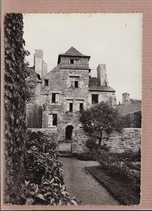 CARTE POSTALE CPSM NOIR & BLANC / TREGUIER VUE DE LA MAISON RENAN