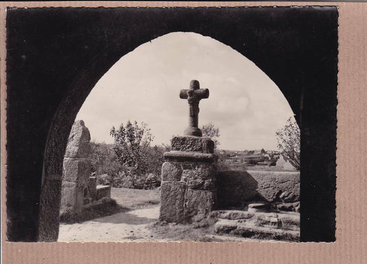 CARTE POSTALE CPSM NOIR & BLANC / PORT-BLANC L'ENTREE DE LA CHAPELLE