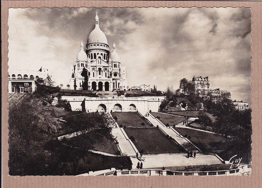 CARTE POSTALE CPSM NOIR & BLANC / PARIS BASILIQUE DU SACRE-COEUR A MONTMARTRE