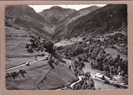 CARTE POSTALE CPSM NOIR & BLANC / ECOLE L'ARMENAZ VALLEE SANCTUAIRE DE BELLEVAUX