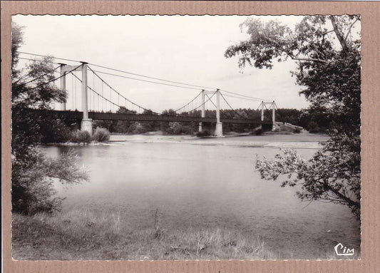 CPSM BLACK &amp; WHITE POSTCARD / BONNY-SUR-LOIRE THE BRIDGE OVER THE LOIRE (1970)