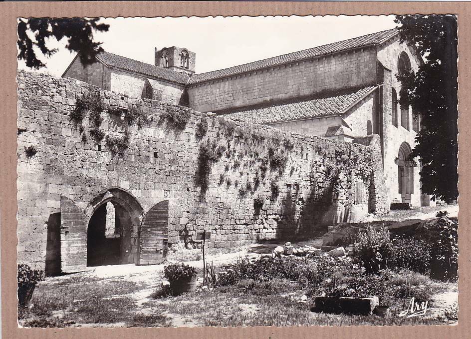 CPSM BLACK &amp; WHITE POSTCARD / LA ROQUE D'ANTHERON SILVACANNE ABBEY 