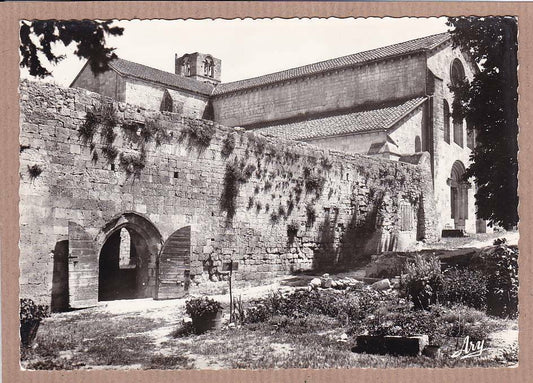 CPSM BLACK &amp; WHITE POSTCARD / LA ROQUE D'ANTHERON SILVACANNE ABBEY 