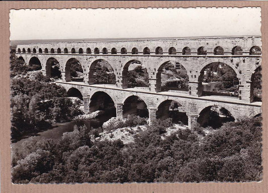 CARTE POSTALE CPSM NOIR & BLANC / LE PONT DU GARD AQUEDUC ROMAIN