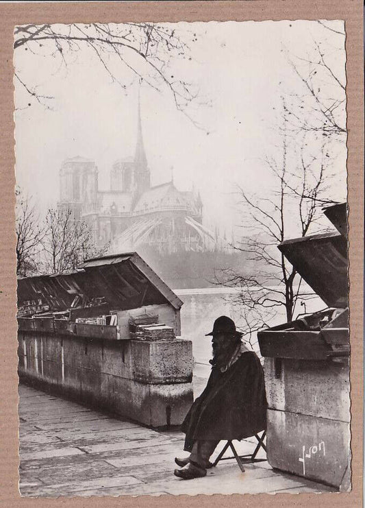 CARTE POSTALE CPSM NOIR & BLANC / PARIS L'ANCETRE DES BOUQUINISTES