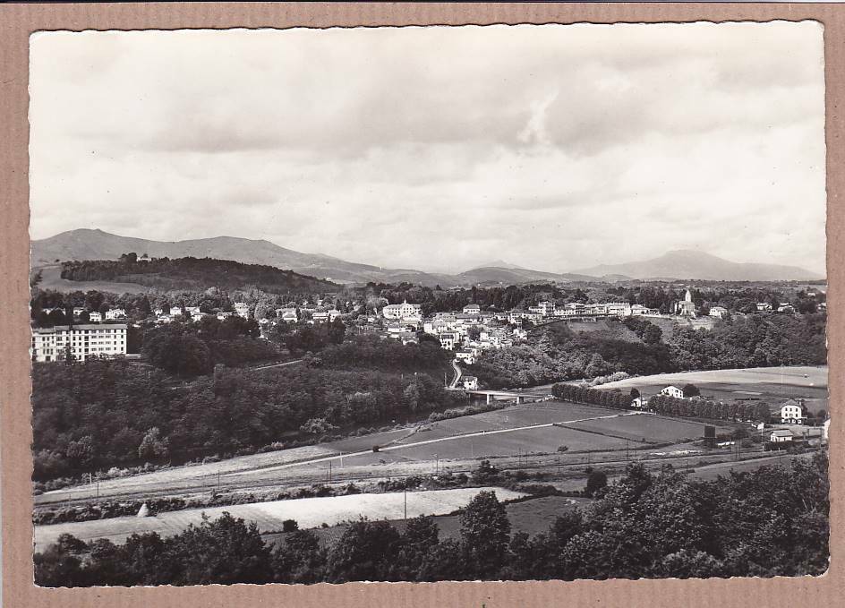 CARTE POSTALE CPSM NOIR & BLANC / PANORAMA CAMBO VU DE CELHAYA CAMBO-LES-BAINS