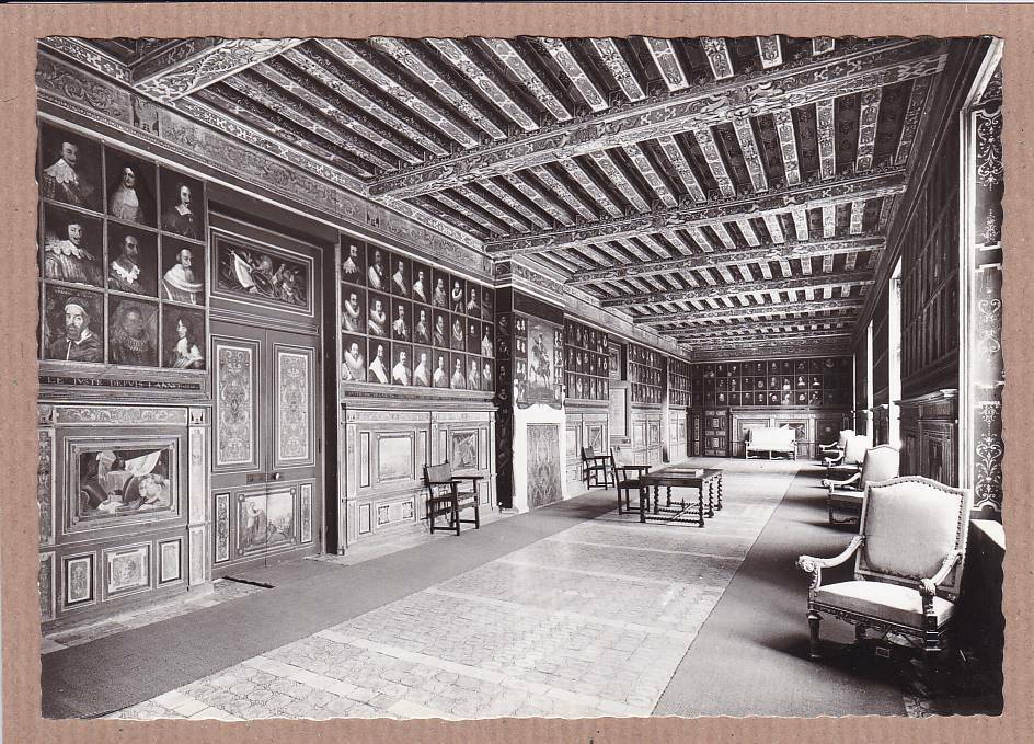 CARTE POSTALE CPSM NOIR & BLANC / CELLETTES CHATEAU DE BEAUREGARD TABLEAUX