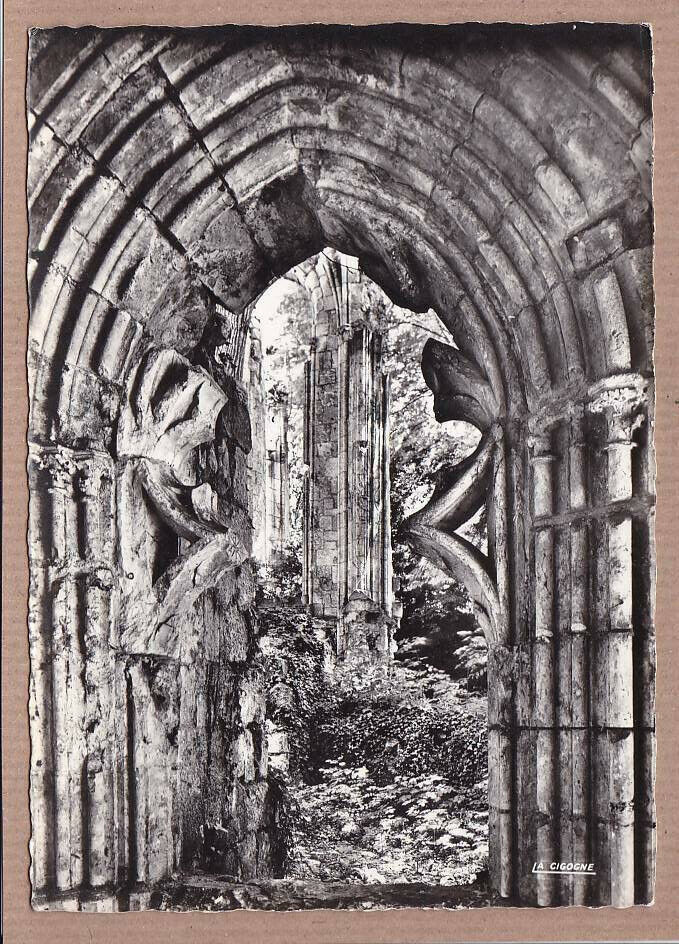 CARTE POSTALE CPSM NOIR & BLANC / JUMIEGES VUE SOUS PASSAGE CHARLES VII