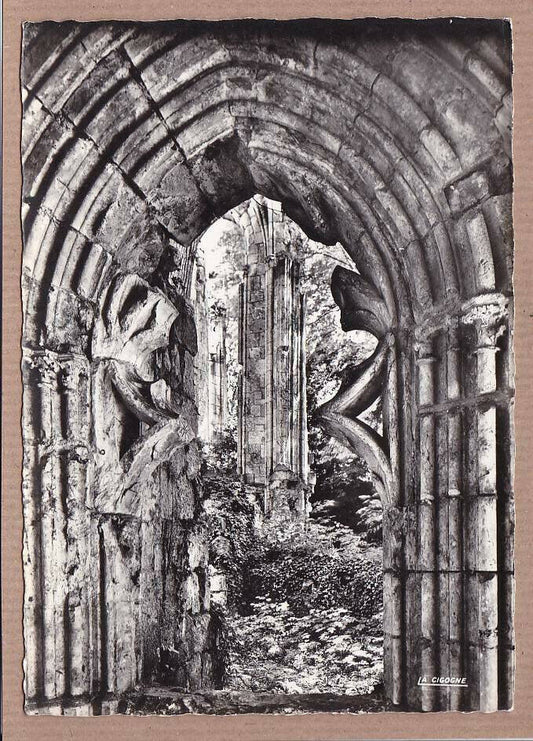 CARTE POSTALE CPSM NOIR & BLANC / JUMIEGES VUE SOUS PASSAGE CHARLES VII