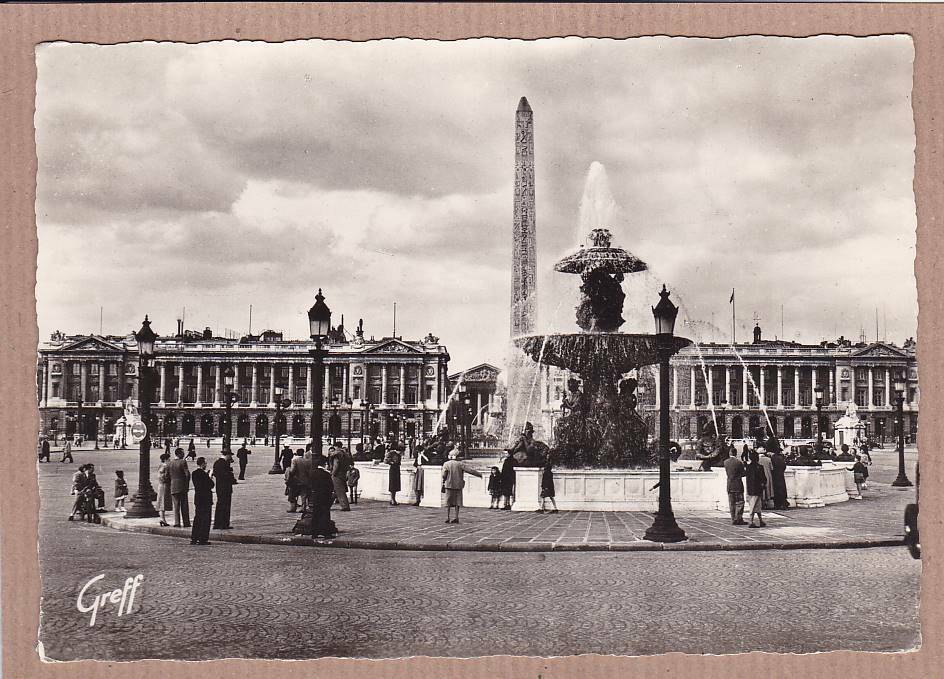 CARTE POSTALE CPSM NOIR & BLANC / PARIS LA PLACE DE LA CONCORDE L'OBELISQUE