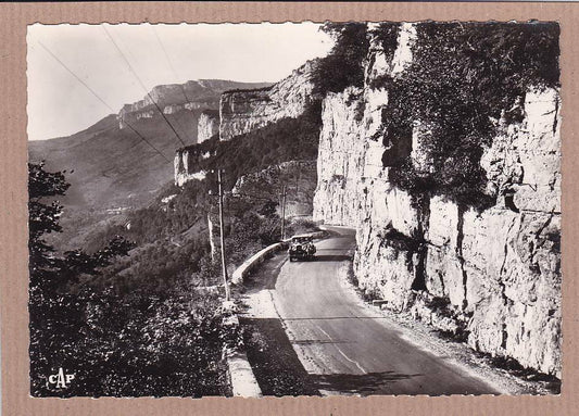 CARTE POSTALE CPSM NOIR & BLANC / MOUTHIER SUR LA ROUTE DE MOUTHIER