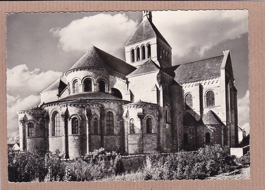 CARTE POSTALE CPSM NOIR & BLANC / BASILIQUE DE SAINT-BENOIT-SUR-LOIRE