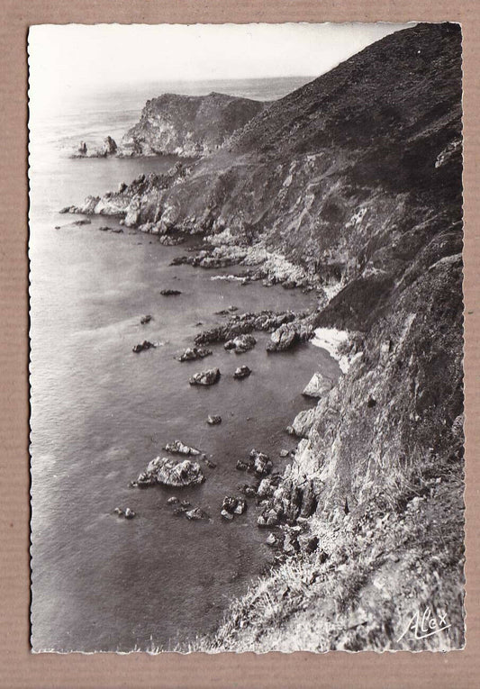 CPSM BLACK &amp; WHITE POSTCARD / LA HAGUE WILD COAST TOWARDS THE NOSE OF JOBOURG 